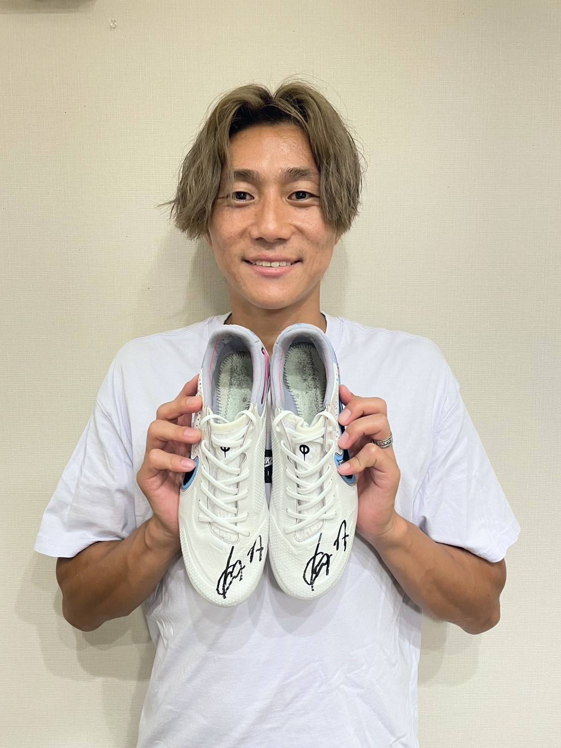松原健選手サイン入り使用済みスパイク【A】